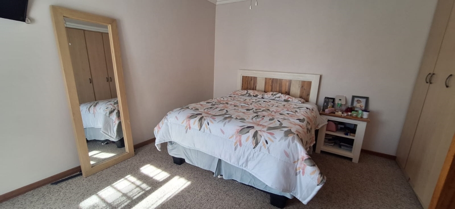 4 Bedroom Property for Sale in Hillcrest Northern Cape